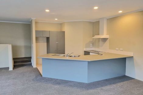 Photo of property in 11 Sunvista Avenue, Oteha, Auckland, 0632