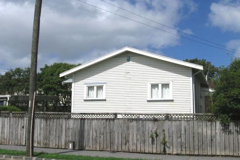 Photo of property in 2 Geddes Terrace, Avondale, Auckland, 1026