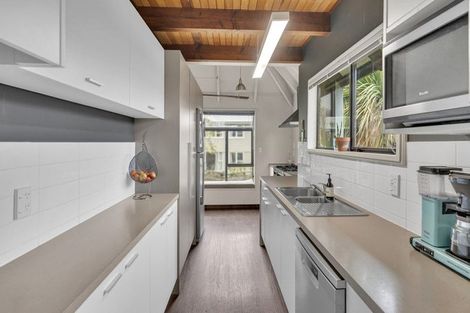 Photo of property in 68 Palatine Terrace, Saint Martins, Christchurch, 8022