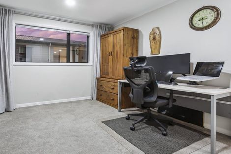 Photo of property in 10 Tawatawa Street, Long Bay, Auckland, 0630