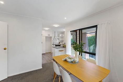 Photo of property in 37 Rosebank Grove, Waikanae, 5036