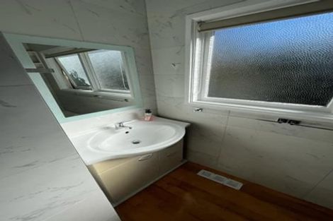 Photo of property in 9 Ellesmere Crescent, Pakuranga Heights, Auckland, 2010