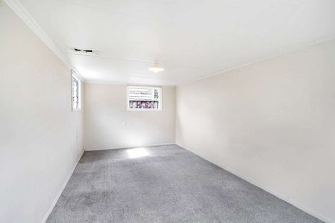 Photo of property in 21 Edgeware Road, Palmerston North, 4410