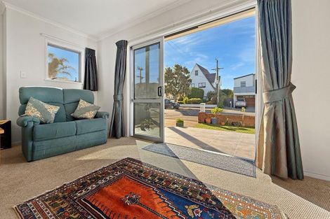 Photo of property in 52 Charles Street, Westshore, Napier, 4110