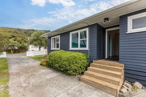 Photo of property in 10 Gardiner Grove, Wainuiomata, Lower Hutt, 5014