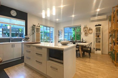 Photo of property in 9 Ruth Craig Place, Stanmore Bay, Whangaparaoa, 0932