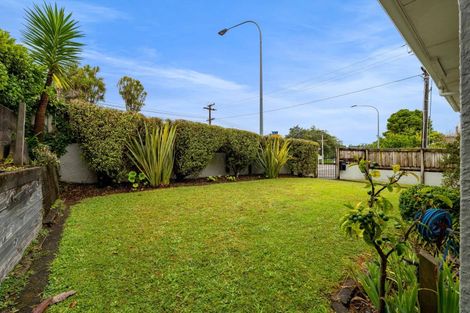 Photo of property in 79 Mangorei Road, Strandon, New Plymouth, 4312