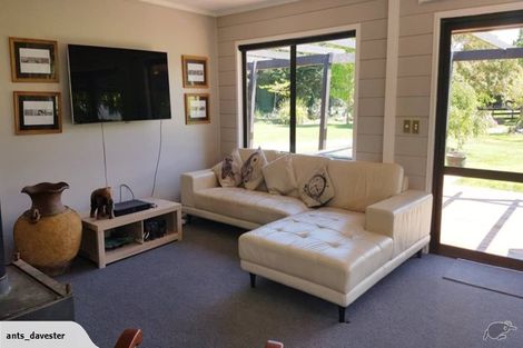 Photo of property in 327 Thwaites Road, Hororata, Darfield, 7572