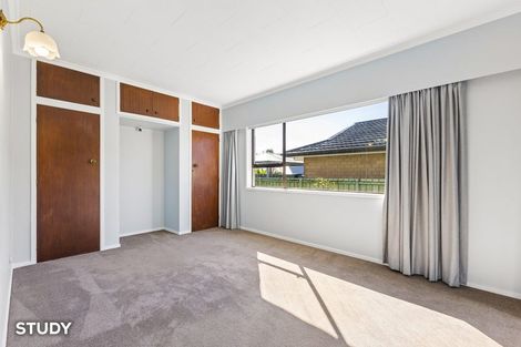 Photo of property in 33 Prince Regent Drive, Half Moon Bay, Auckland, 2012