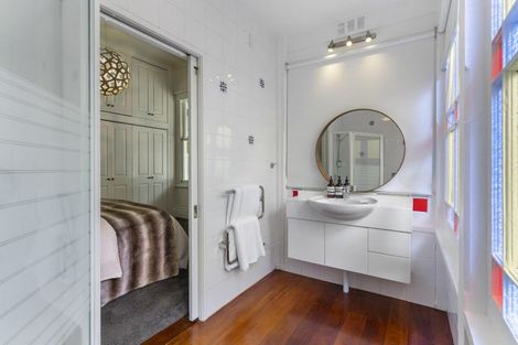 Photo of property in 11 Herne Bay Road, Herne Bay, Auckland, 1011