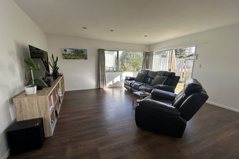 Photo of property in 79a Godley Road, Green Bay, Auckland, 0604