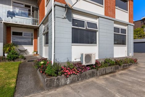 Photo of property in 14 South Road, Moturoa, New Plymouth, 4310