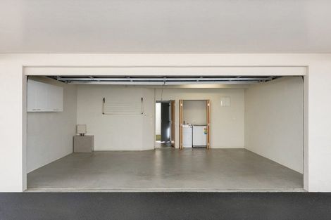 Photo of property in 4/35 Victoria Road, Mount Maunganui, 3116