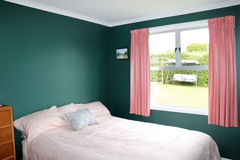 Photo of property in 8 Miro Street, Kaka Point, 9271