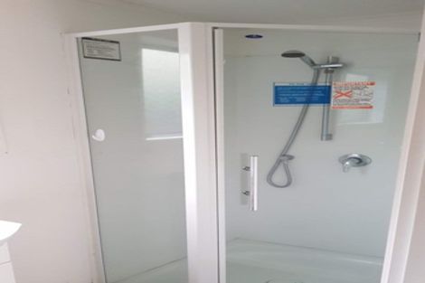 Photo of property in 23 Trias Road, Totara Vale, Auckland, 0629