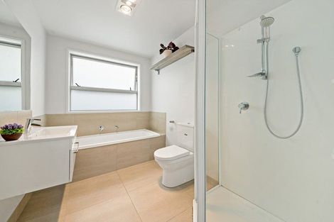 Photo of property in 10 Tomairangi Crescent, Pukekohe, 2120