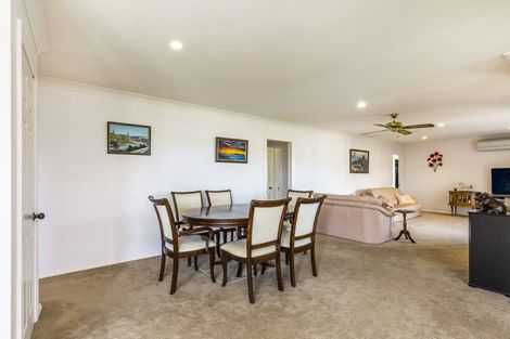 Photo of property in 11 Fairview Terrace, Waipahihi, Taupo, 3330