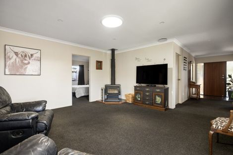 Photo of property in 57 Oteki Park Drive, Welcome Bay, Tauranga, 3112