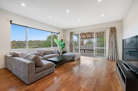 Photo of property in 70 Travis View Drive, Fairview Heights, Auckland, 0632