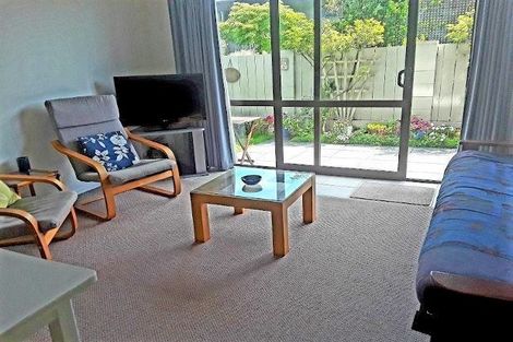 Photo of property in 1/40 Rothesay Bay Road, Rothesay Bay, Auckland, 0630