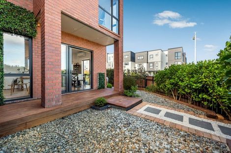 Photo of property in 28 Treeline Lane, Flat Bush, Auckland, 2019