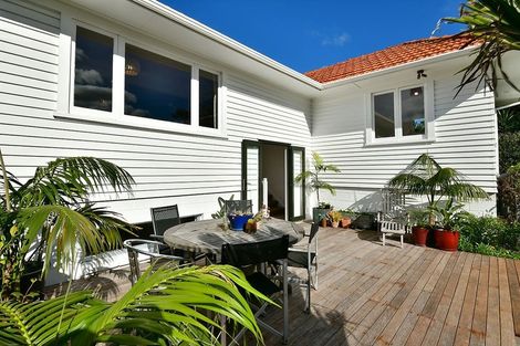 Photo of property in 88 Rosario Crescent, Red Beach, 0932