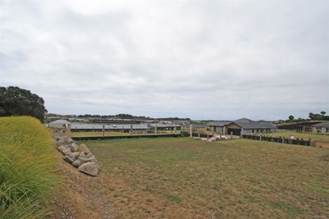 Photo of property in 15 Kotare Drive, Waiwhakaiho, New Plymouth, 4312