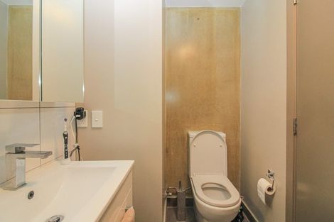 Photo of property in Canvas Apartments, 4/307 Willis Street, Te Aro, Wellington, 6011