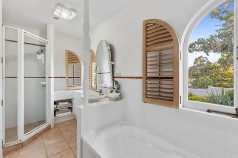 Photo of property in 10 Cliff Road, Torbay, Auckland, 0630