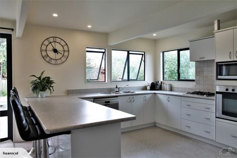 Photo of property in 2/14 Coronation Street, Belmont, Auckland, 0622