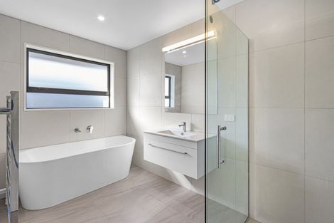 Photo of property in 17 Mcquillan Avenue, Woodend, 7610