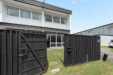 Photo of property in 1/66 Golf Road, Mount Maunganui, 3116