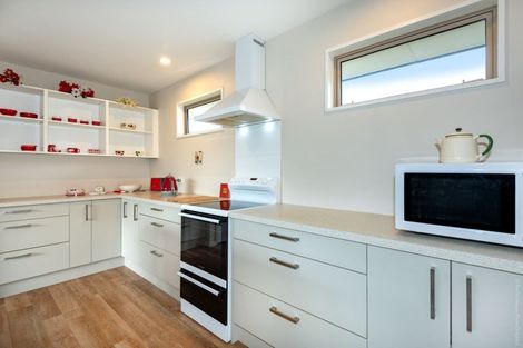 Photo of property in 51 Palmers Road, New Brighton, Christchurch, 8083