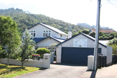 Photo of property in 19 Ngatoto Street, Khandallah, Wellington, 6035