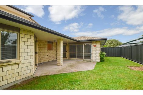 Photo of property in 23/64 Kawaha Point Road, Kawaha Point, Rotorua, 3010