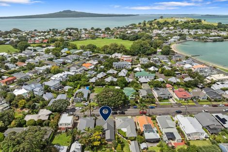 Photo of property in 15 Duders Avenue, Devonport, Auckland, 0624