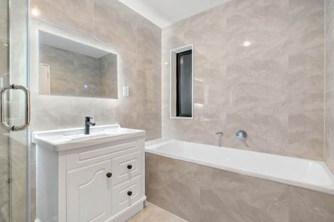 Photo of property in 18 Skua Road, Hobsonville, Auckland, 0616