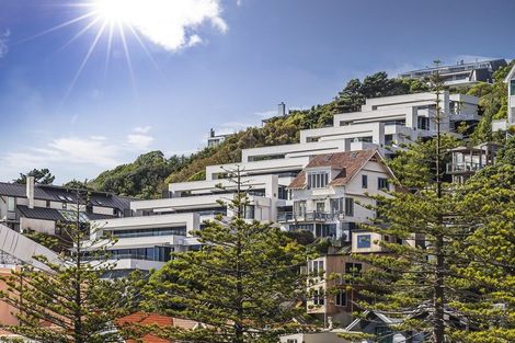 Photo of property in 4/308 Oriental Parade, Oriental Bay, Wellington, 6011
