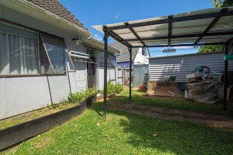 Photo of property in 1/327 Bucklands Beach Road, Bucklands Beach, Auckland, 2012