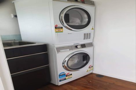 Photo of property in 5 Kowhai Place, Eltham, 4322