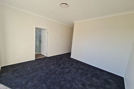 Photo of property in Queen Charlotte Drive, Aotea, Porirua, 5024