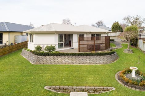 Photo of property in 63 Pacific Drive, Fitzherbert, Palmerston North, 4410