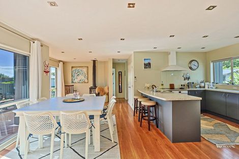 Photo of property in 9 John Ross Place, Kairakau, Havelock North, 4295