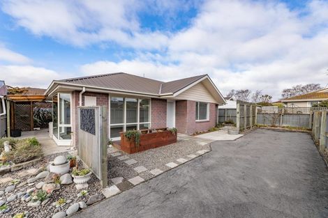 Photo of property in 21a Belfast Road, Belfast, Christchurch, 8051
