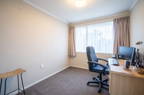 Photo of property in 139 Ruamahanga Crescent, Terrace End, Palmerston North, 4410