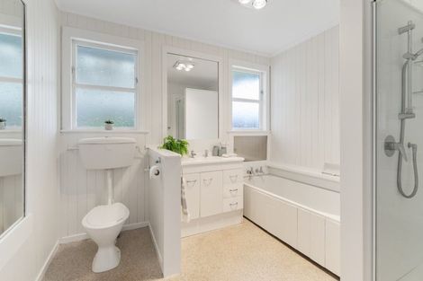 Photo of property in 22 Callender Terrace, Paraparaumu Beach, Paraparaumu, 5032