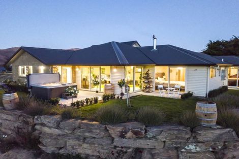 Photo of property in 21 Terrace Street, Nevis, Cromwell, 9384