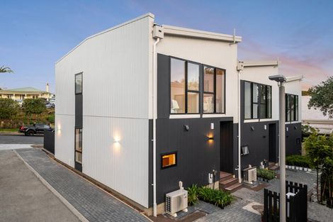 Photo of property in 1/18 Handley Avenue, Narrow Neck, Auckland, 0624