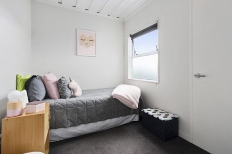 Photo of property in 8a Youngs Road, Papakura, 2110