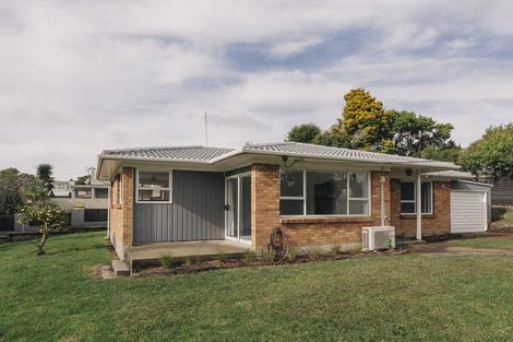 Photo of property in 18 Captain Scott Road, Glen Eden, Auckland, 0602